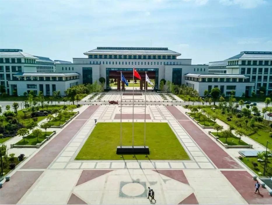武汉学院“学霸班”：一个班9人考上公务员，还有多人考上研究生